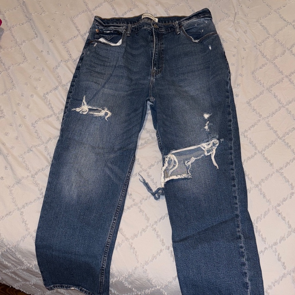 Abercrombie Curve Love Ankle Straight Ultra High Rise Distressed Blue Jeans